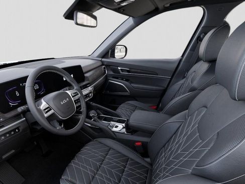 Used 2025 Kia Telluride AWD image 17