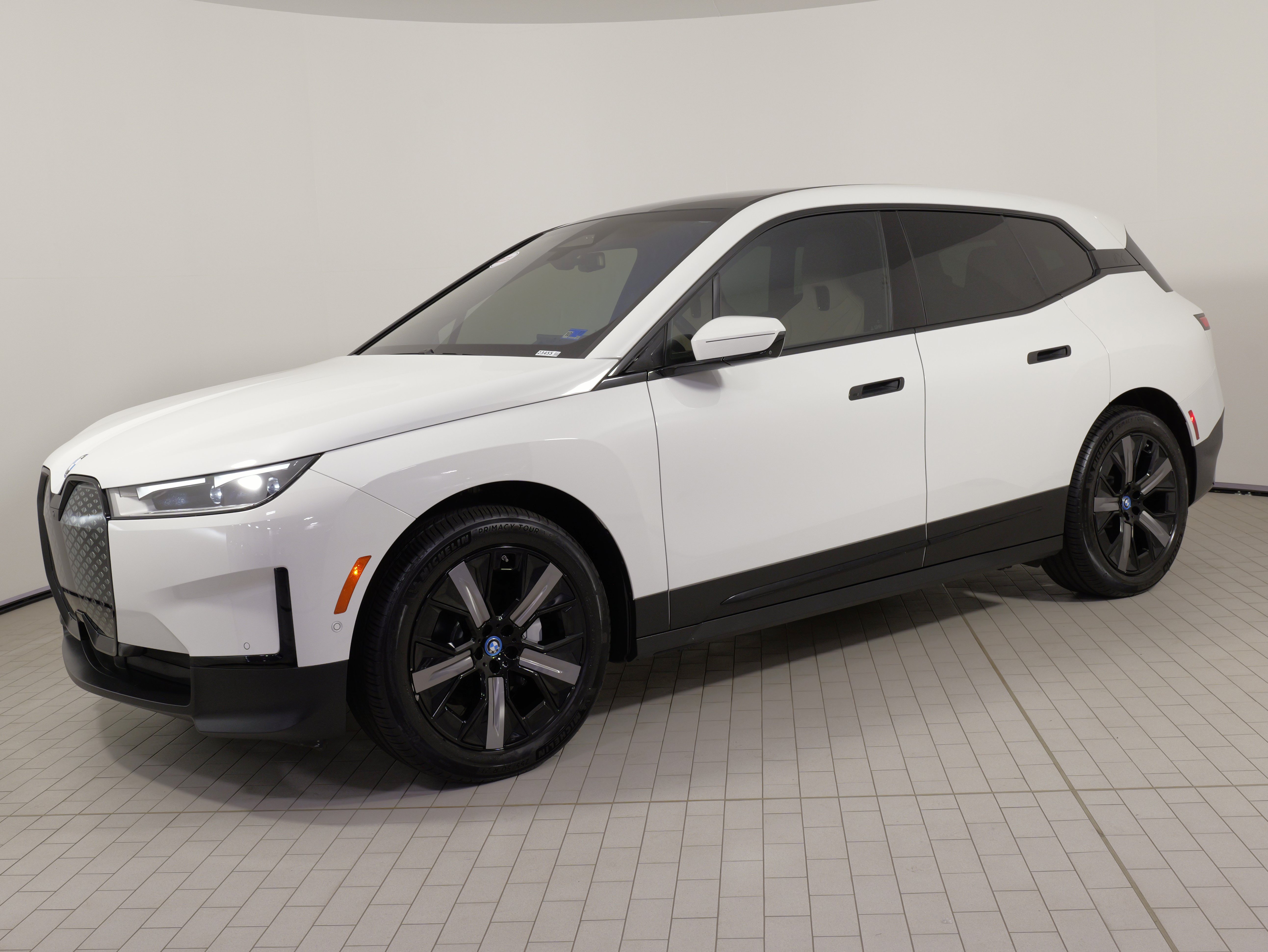 Used 2024 BMW iX xDrive50 w/ Convenience Package AWD/4WD image 1