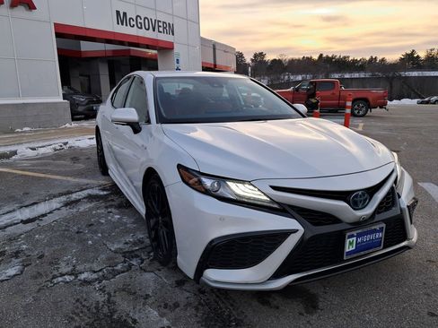 Used 2021 Toyota Camry XSE image 7