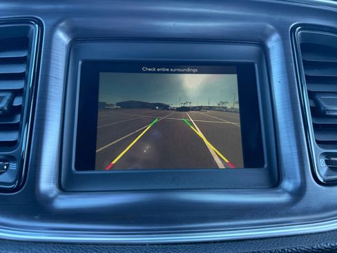 Used 2018 Dodge Challenger SXT image 28