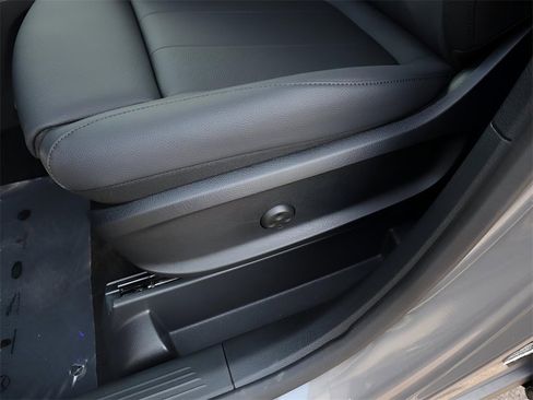 New 2026 Mercedes-Benz GLB 250 4MATIC image 28