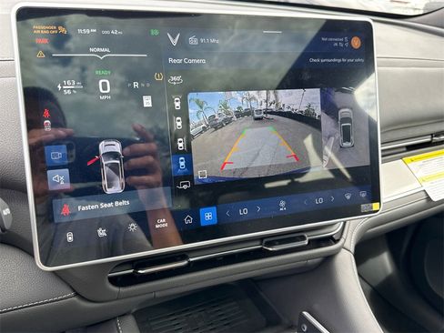 New 2024 VinFast VF 9 Plus image 30