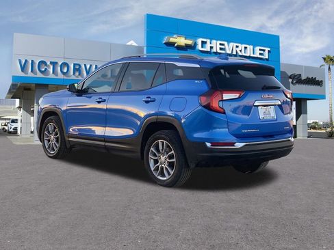 Used 2024 GMC Terrain SLT image 6