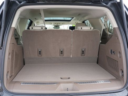 Used 2024 GMC Yukon XL Denali w/ Advanced Technology Package image 32