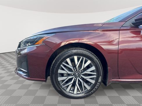 Used 2023 Nissan Altima 2.5 SV w/ SV Premium Package AWD/4WD image 19