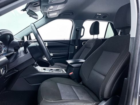 Used 2023 Ford Explorer XLT image 16