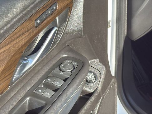 Used 2018 GMC Terrain Denali w/ Advanced Safety Package image 9