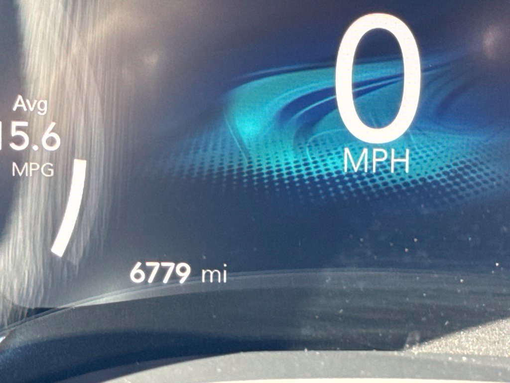 Used 2025 Chrysler Pacifica Premium FWD image 26