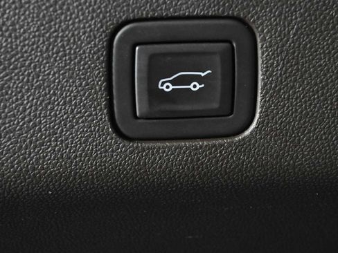 Used 2023 GMC Yukon Denali AWD/4WD image 10