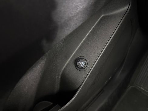 Used 2024 Chevrolet Equinox LT image 16