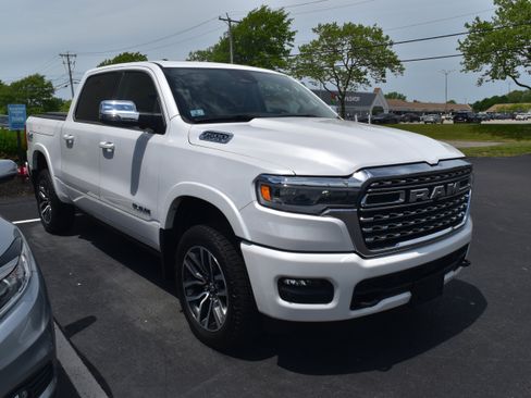 Used 2025 RAM 1500 Limited w/ Off Road Group AWD/4WD image 2