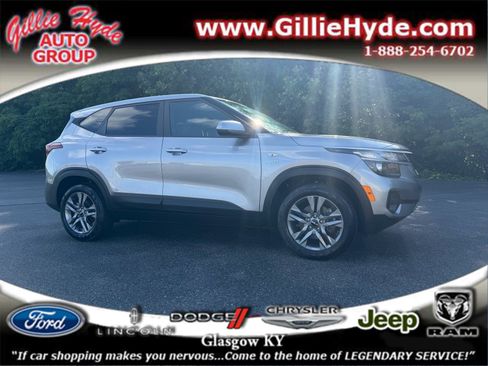 Used 2023 Kia Seltos LX AWD/4WD image 1