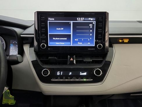 Used 2022 Toyota Corolla LE FWD image 35