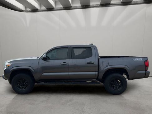 Used 2022 Toyota Tacoma SR w/ SR Convenience Package image 2