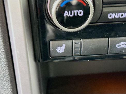 Used 2022 Subaru Ascent Limited w/ Technology Package image 22