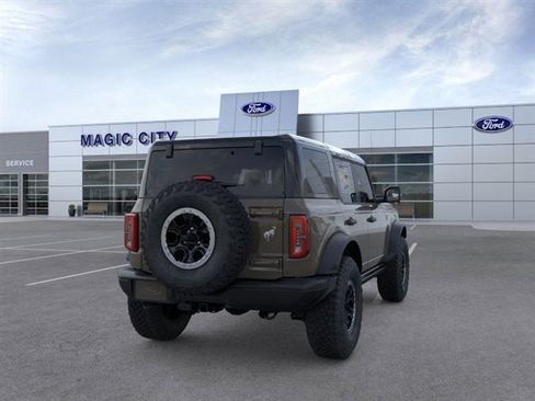 New 2025 Ford Bronco Badlands image 8