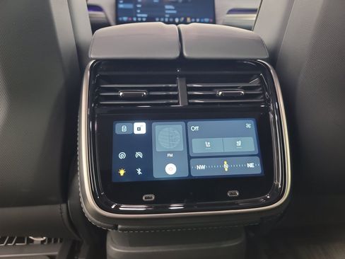 Used 2024 Rivian R1S Adventure AWD/4WD image 30