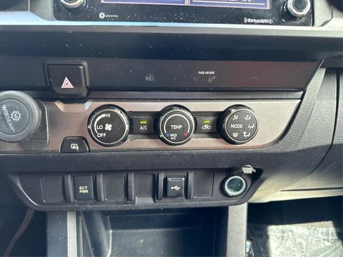 Used 2020 Toyota Tacoma SR image 22