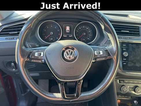 Used 2019 Volkswagen Tiguan SE w/ Panoramic Sunroof Package image 13