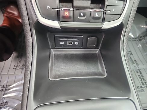 Used 2023 GMC Terrain SLT w/ Infotainment Package II image 26