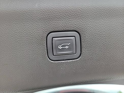 Used 2023 Buick Enclave Premium w/ Experience Buick Package AWD/4WD image 9