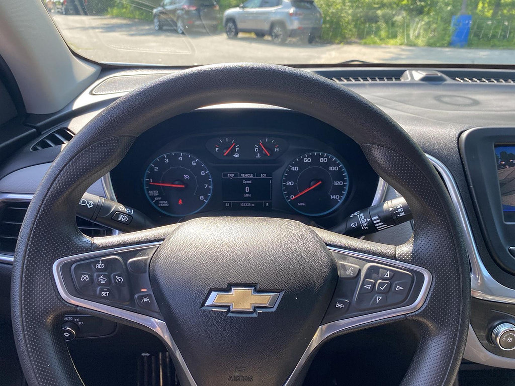 Used 2020 Chevrolet Equinox LS AWD/4WD image 22