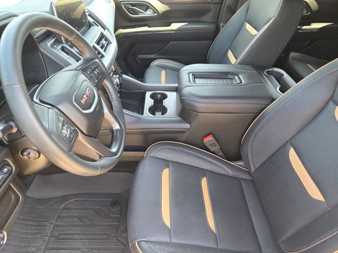 Used 2024 GMC Yukon AT4 w/ Technology Package AWD/4WD image 14