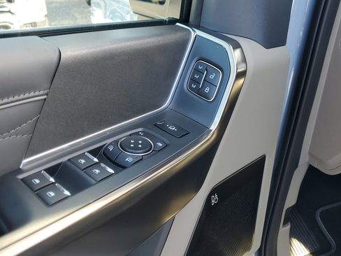 New 2026 Ford F450 Platinum w/ Platinum Plus Package image 17