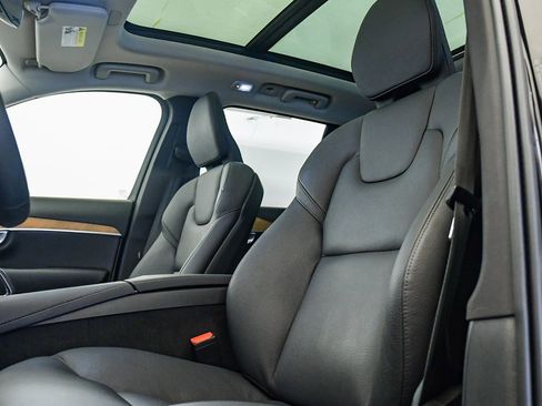 Certified 2025 Volvo XC90 B6 Ultra image 20