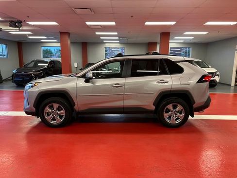 Used 2025 Toyota RAV4 XLE AWD/4WD image 6