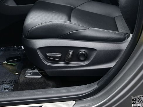 Used 2024 Toyota bZ4X Limited image 11