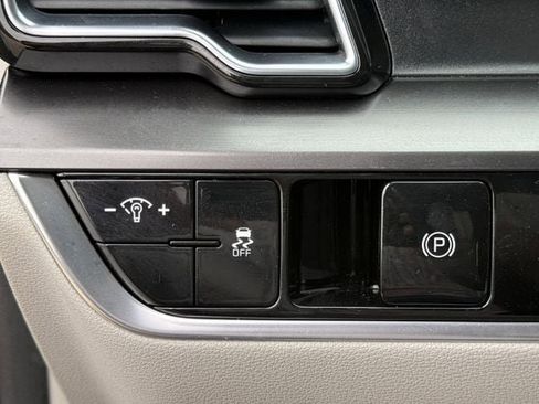 Used 2024 Kia Sportage EX FWD image 23