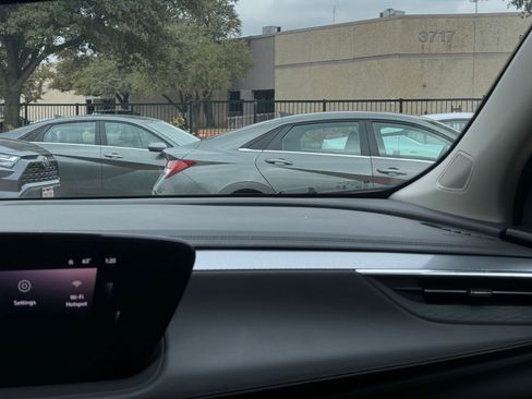 Used 2025 Buick Encore GX Preferred image 35