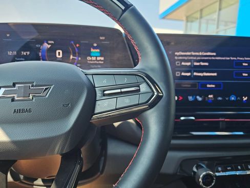 Used 2025 Chevrolet Silverado EV RST AWD/4WD image 36