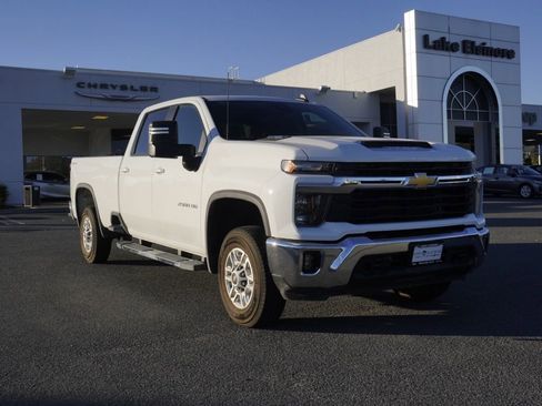 Used 2025 Chevrolet Silverado 2500 LT w/ Convenience Package image 2