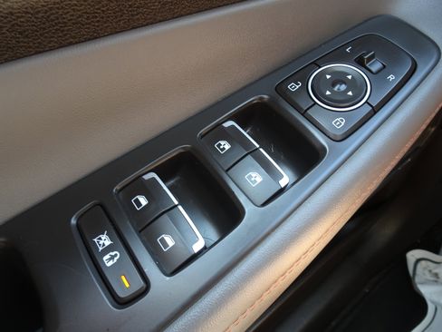 Used 2019 Hyundai Santa Fe AWD image 23