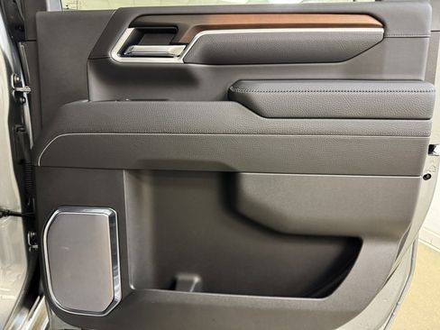 Used 2025 GMC Sierra 3500 Denali w/ Denali Reserve Package image 26