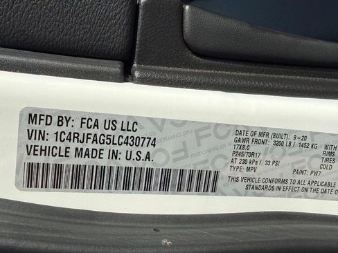 Used 2020 Jeep Grand Cherokee Laredo image 21