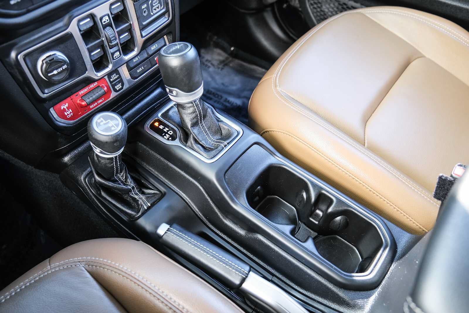 Used 2021 Jeep Gladiator Rubicon AWD/4WD image 38