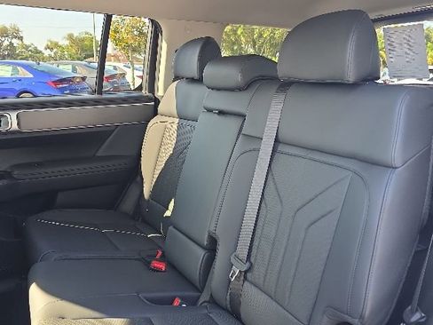 Certified 2025 Hyundai Santa Fe XRT AWD/4WD image 7