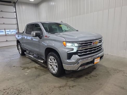 Used 2024 Chevrolet Silverado 1500 LTZ AWD/4WD image 2