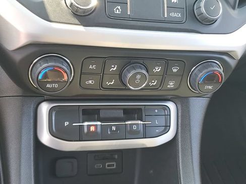 Used 2022 GMC Acadia SLE w/ Driver Convenience Package AWD/4WD image 28