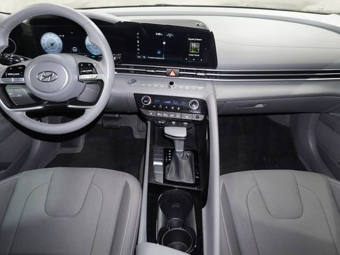 Used 2023 Hyundai Elantra SEL w/ Convenience Package FWD image 15