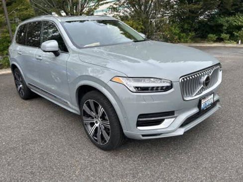 Used 2024 Volvo XC90 T8 Plus w/ Protection Package Premier AWD/4WD image 7