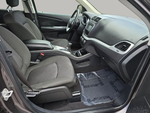 Used 2019 Dodge Journey SE w/ Connectivity Group FWD image 27