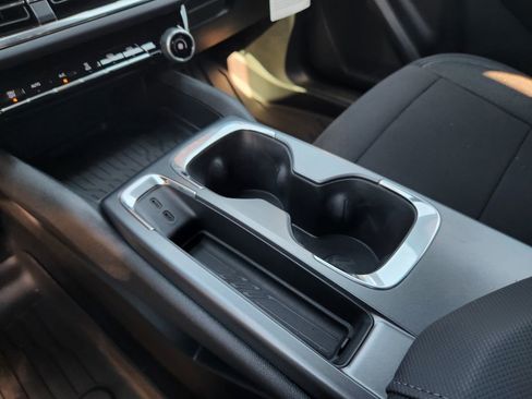 New 2026 Chevrolet Equinox EV LT image 15