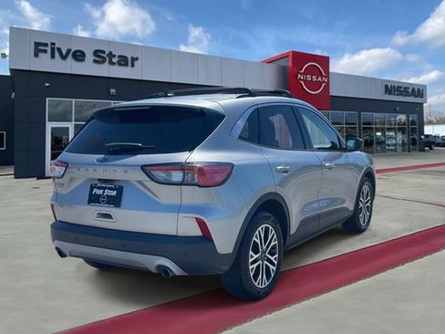 Used 2022 Ford Escape SEL w/ Technology Package FWD image 6