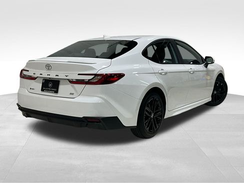 Used 2026 Toyota Camry SE FWD image 5
