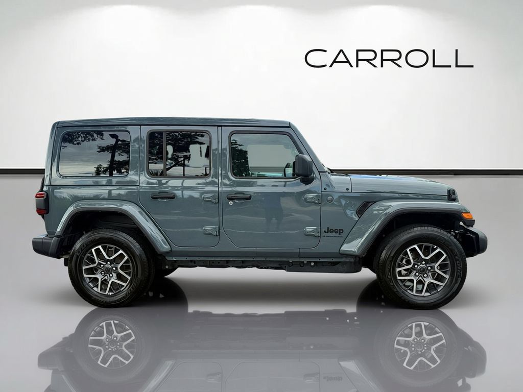 Used 2026 Jeep Wrangler Unlimited Sahara AWD/4WD image 2