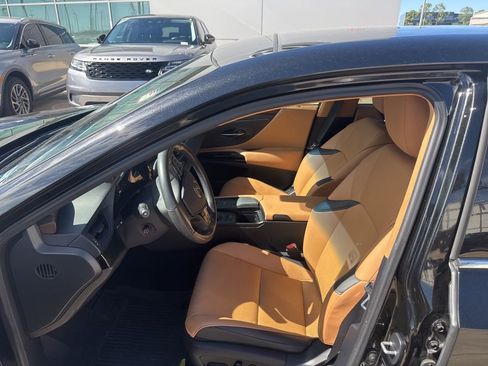 Used 2022 Lexus ES 350 w/ Premium Package image 3